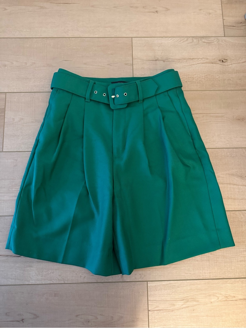 Banana Republic Women’s 100% Wool Pleated Bermuda Belted Shorts Green Size 2